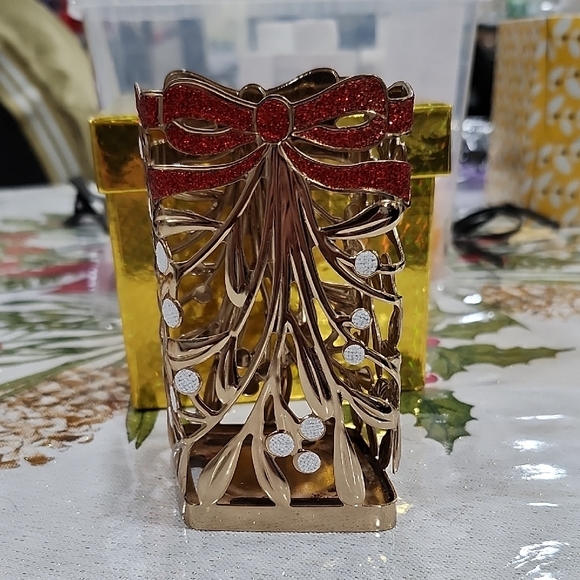 BATH & BODY WORKS RED and GOLD HAND SOAP HOLDER - Picture 2 of 5